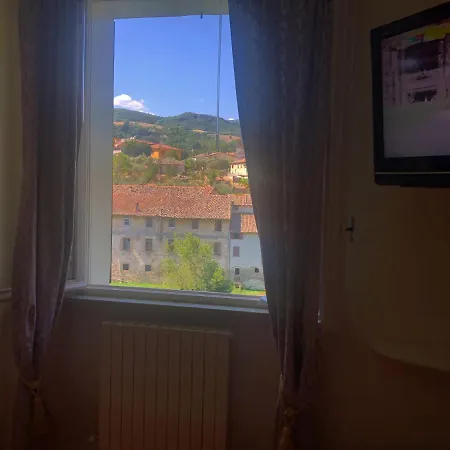 فندق مبيت وإفطار La Finestra Sul Fiume
