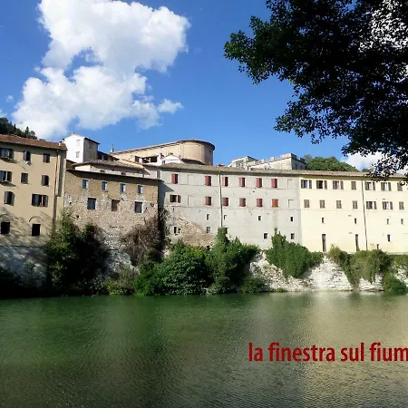 La Finestra Sul Fiume לינה וארוחת בוקר