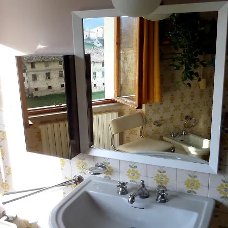 La Finestra Sul Fiume לינה וארוחת בוקר פוסומברונה